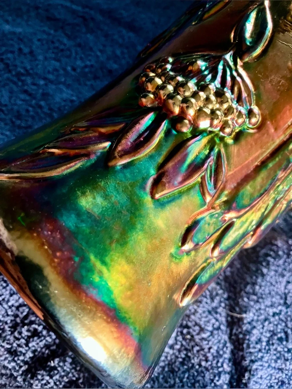 🦜 VTG Fenton Rainbow Iridescent Green Carnival Glass Parrot Vase 14”